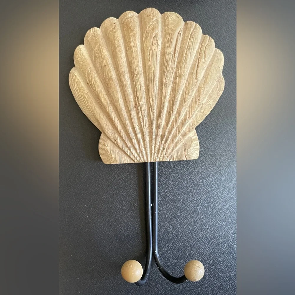 Carved Wood Shell Double Wall Hook in Coastal‎ Theme
